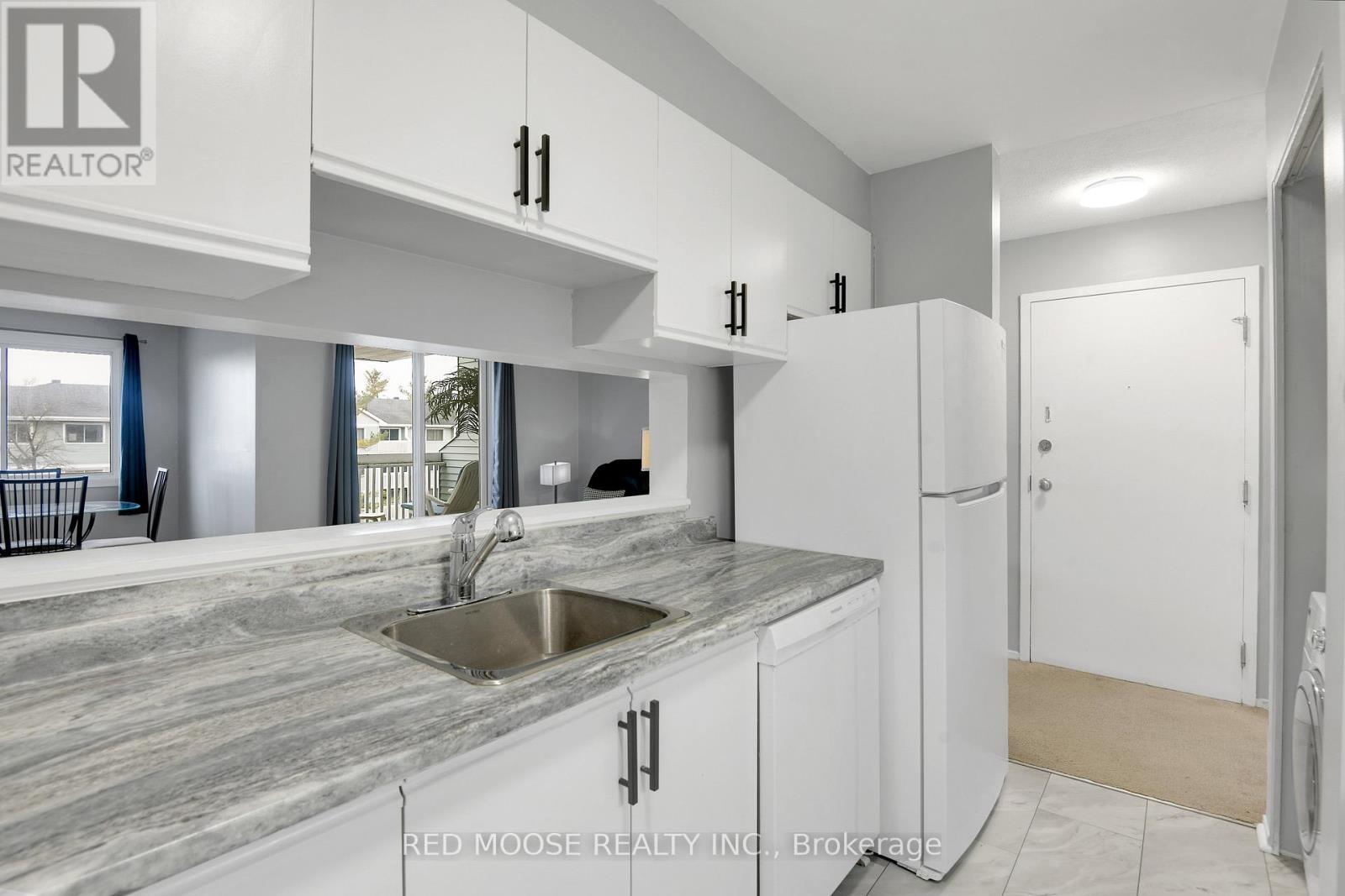 415 - 216 Viewmount Drive