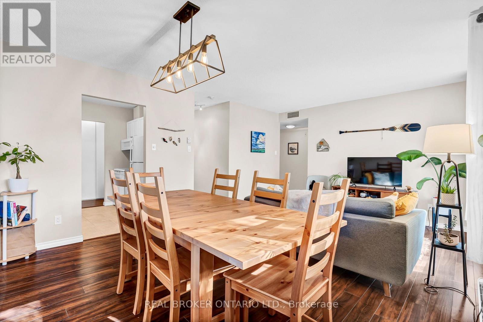 209 - 110 Forward Avenue