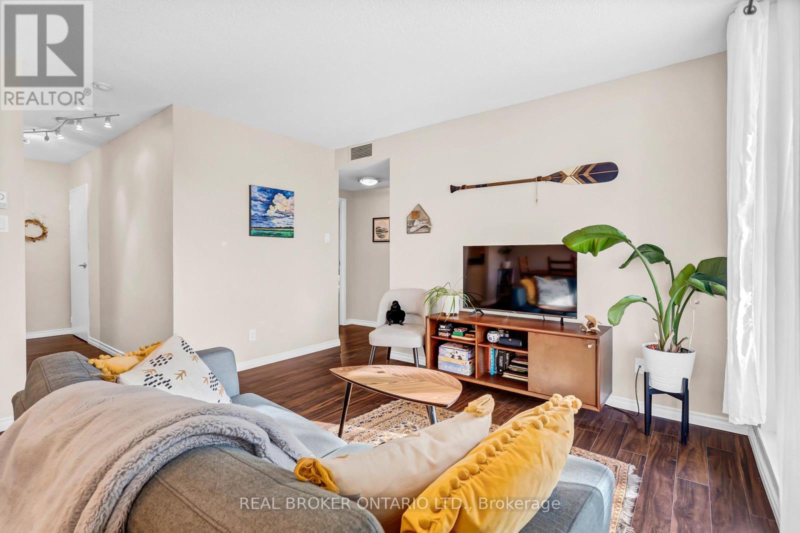 209 - 110 Forward Avenue