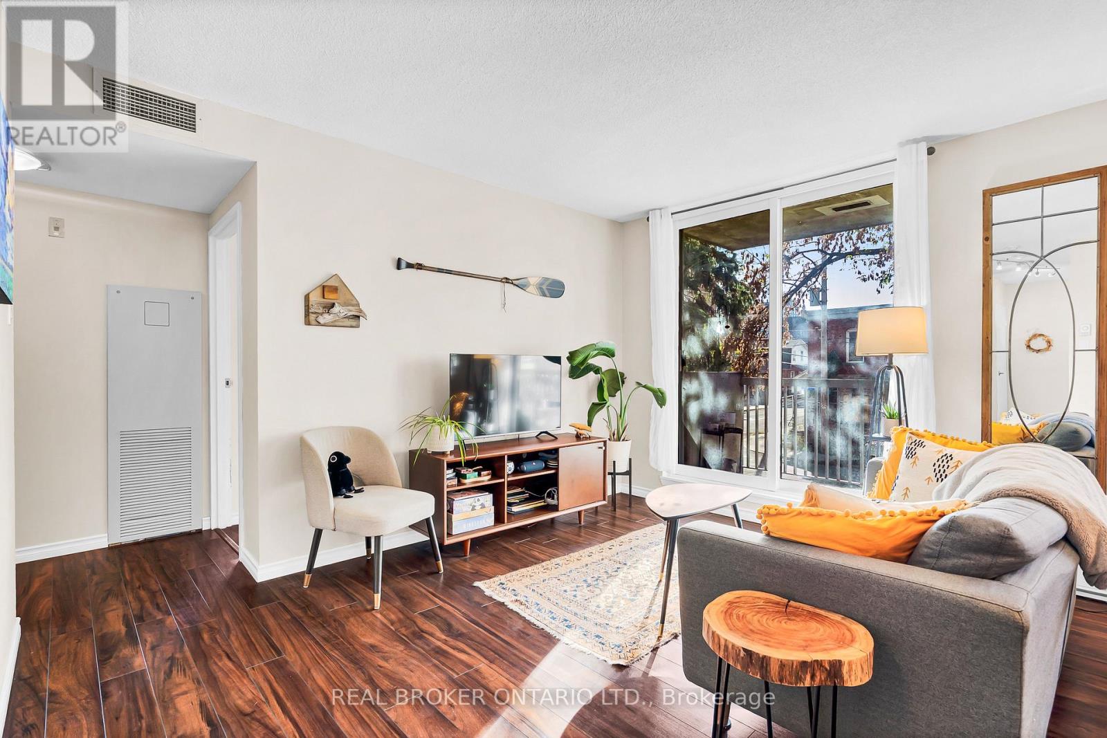 209 - 110 Forward Avenue