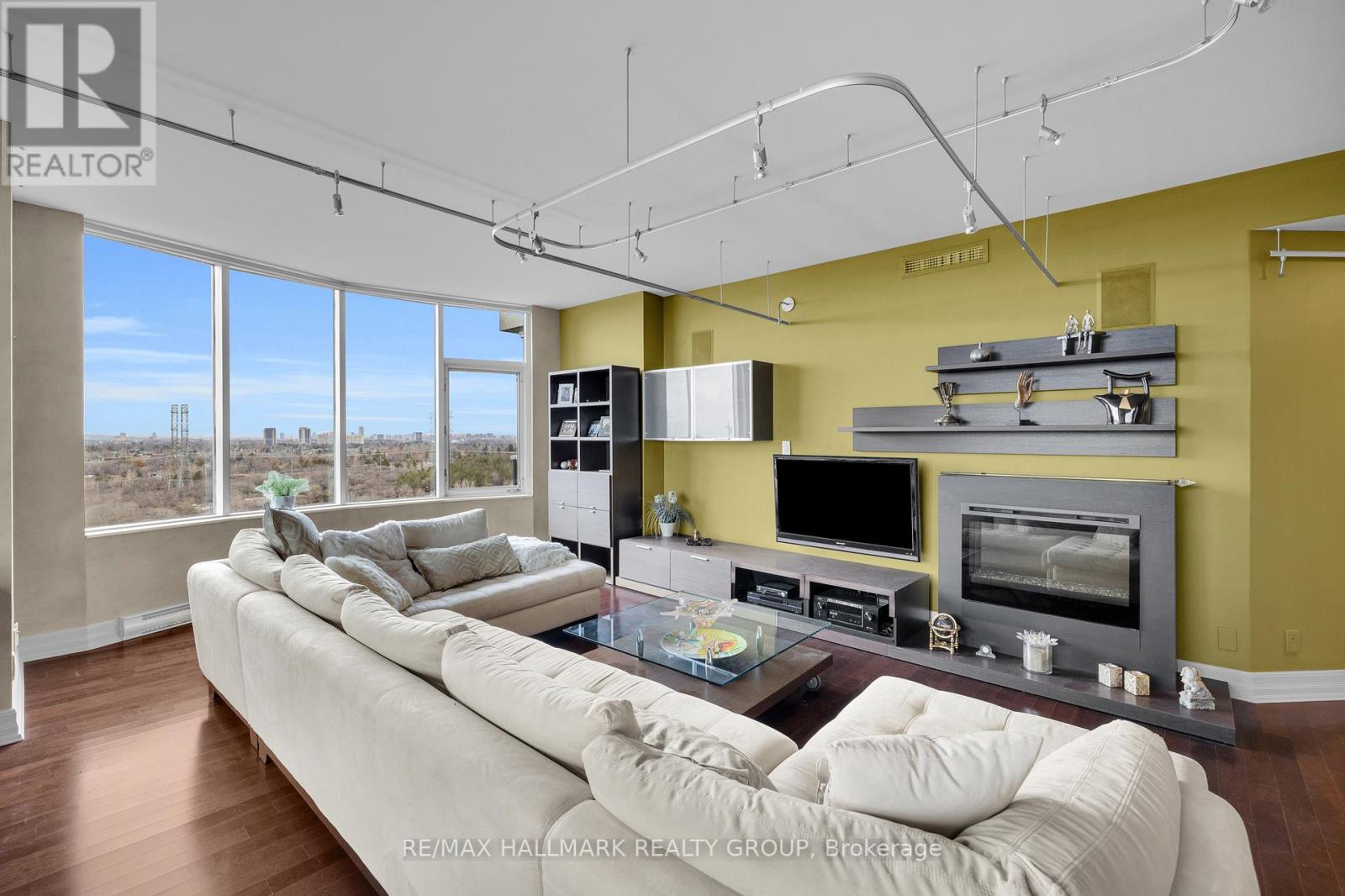 1406 - 3580 Rivergate Way