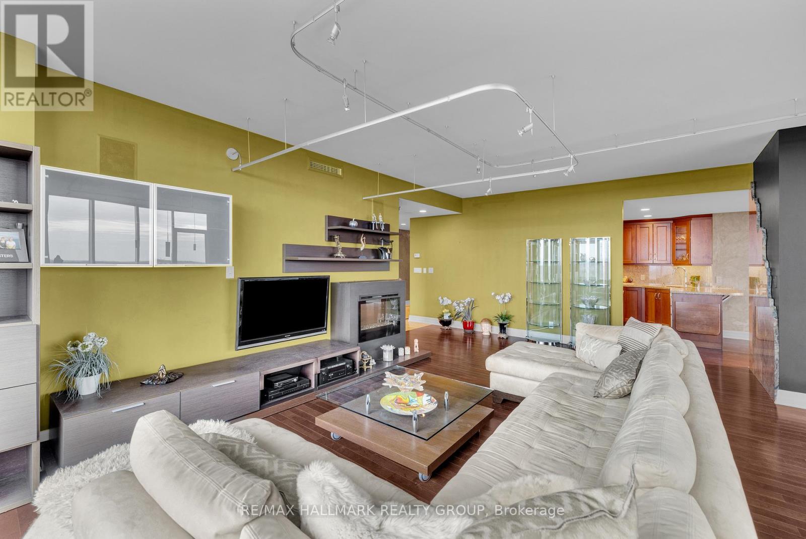 1406 - 3580 Rivergate Way