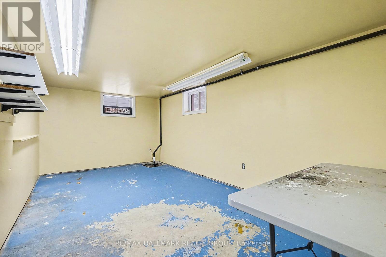 507 Clothier Street E