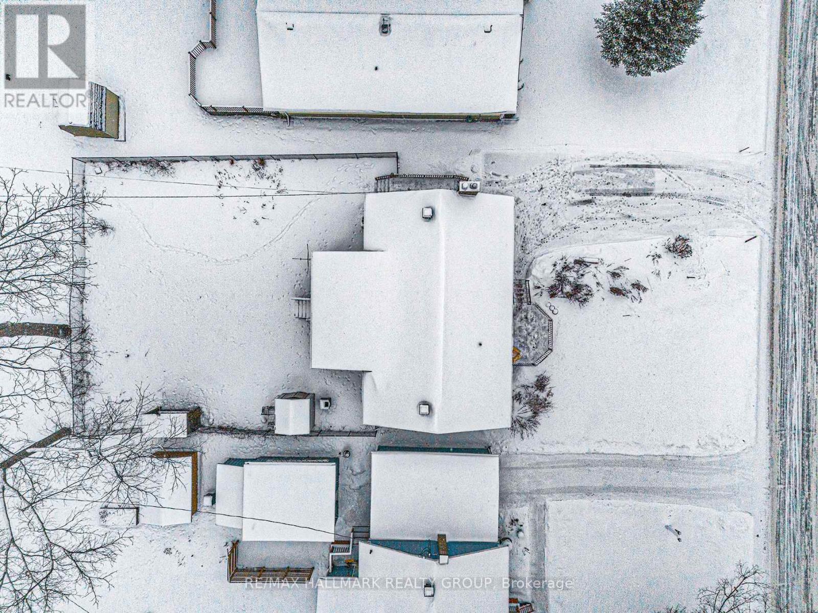 507 Clothier Street E