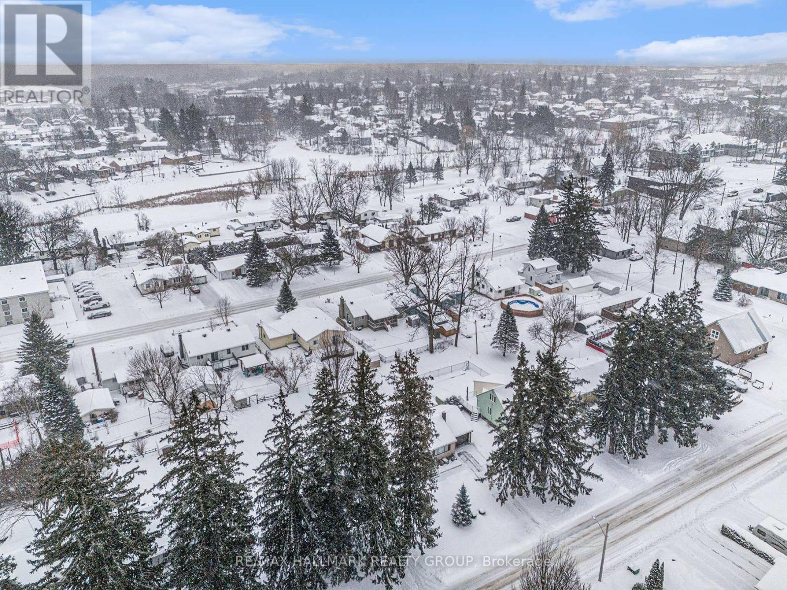 507 Clothier Street E