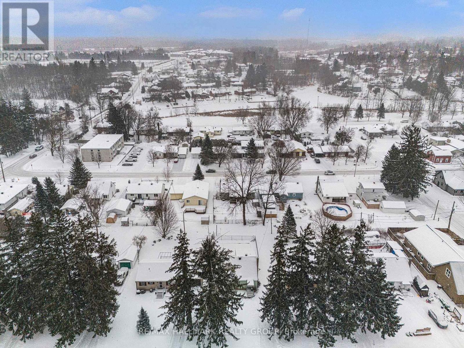 507 Clothier Street E