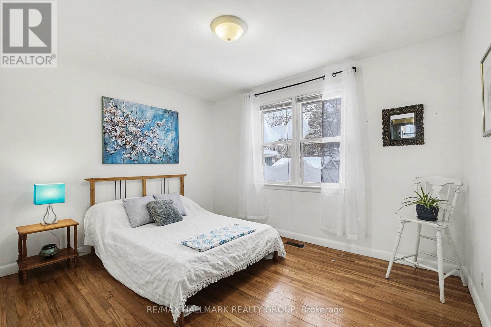 507 Clothier Street E