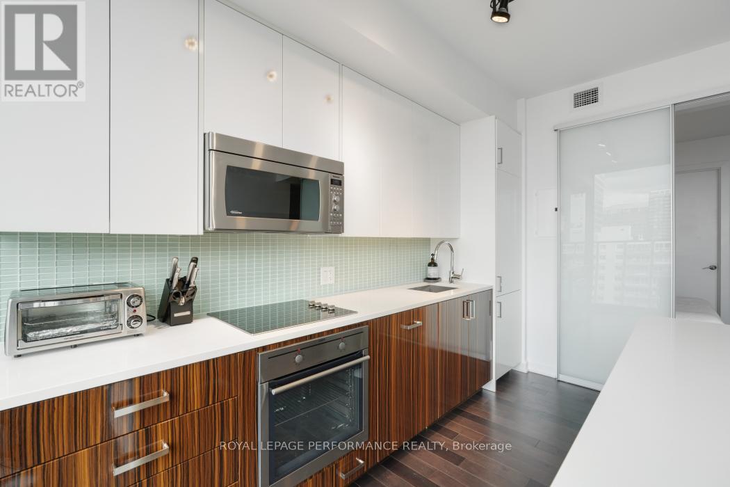 702 - 300 Lisgar Street