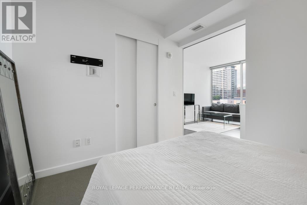 702 - 300 Lisgar Street