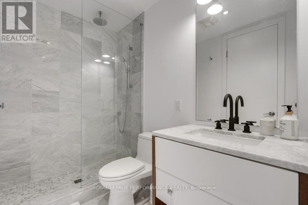 702 - 300 Lisgar Street