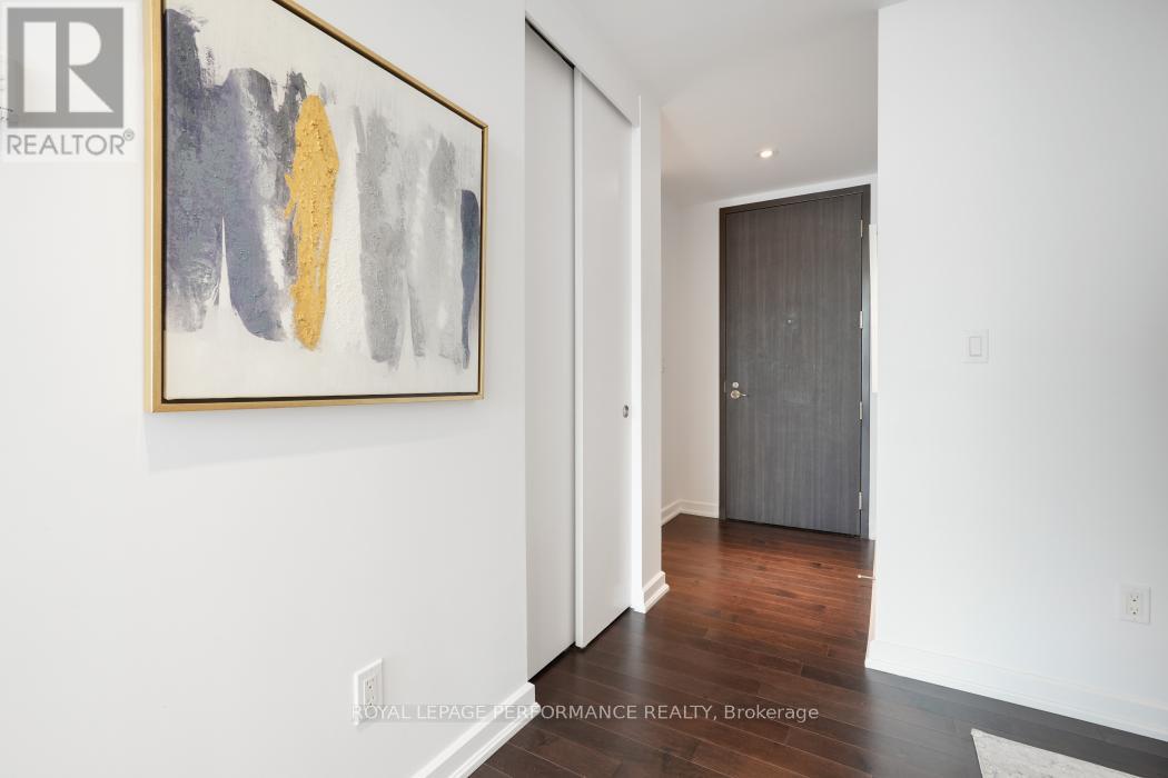 702 - 300 Lisgar Street