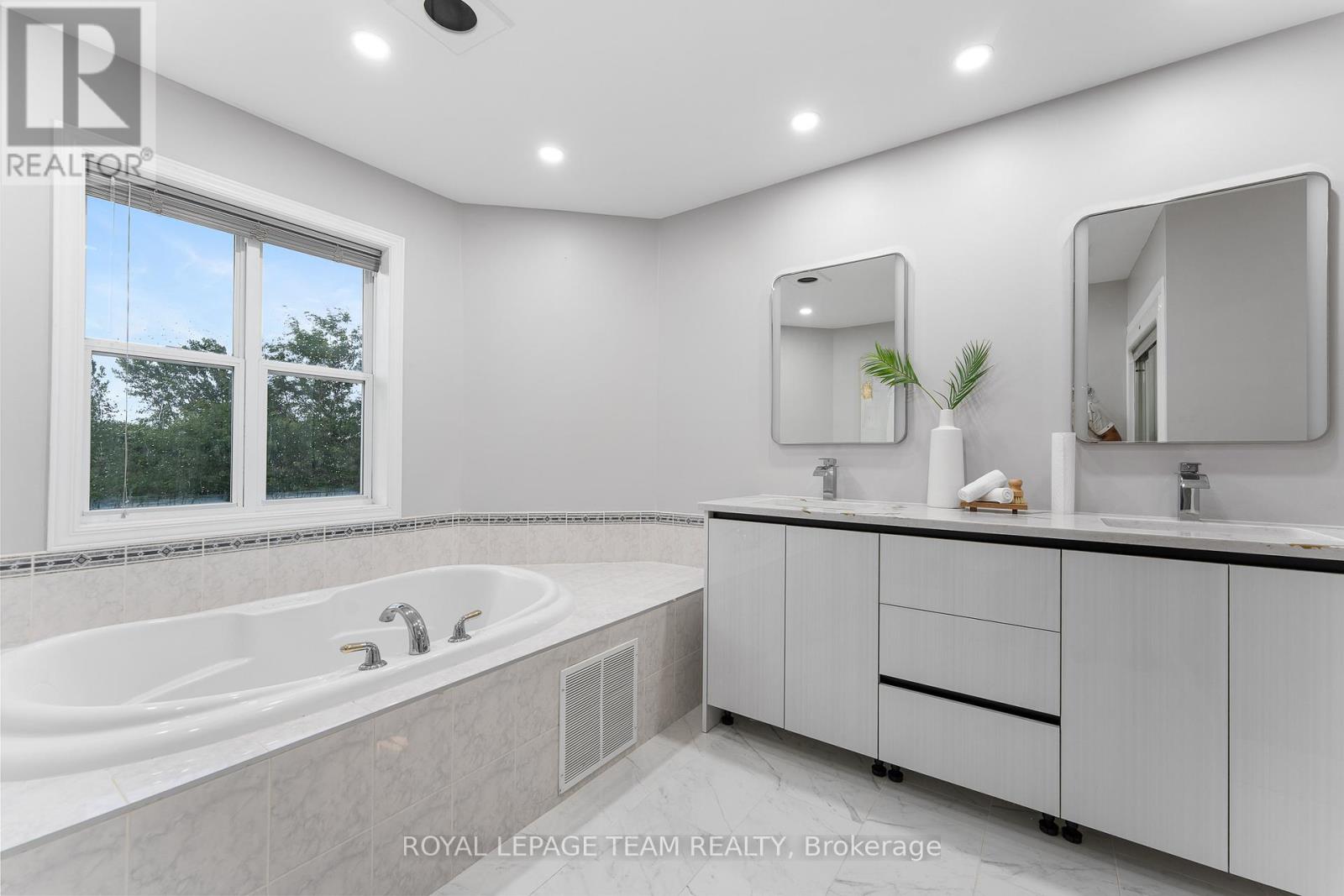 7474 Mitch Owens Road