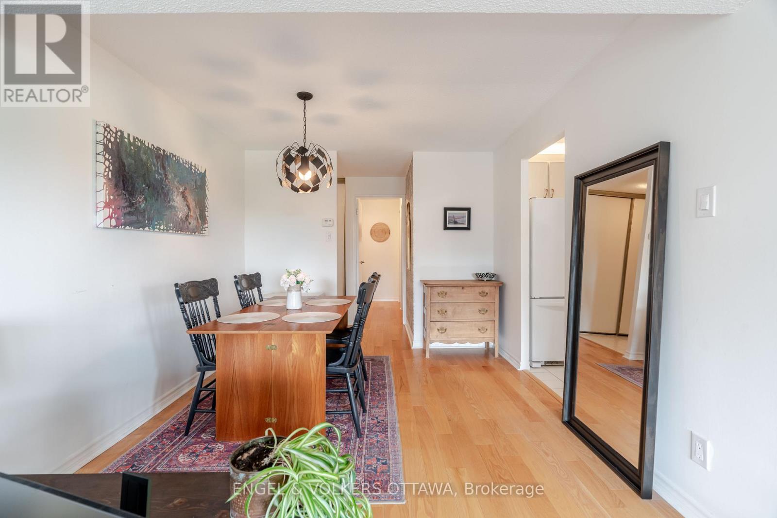 606 - 1171 Ambleside Drive