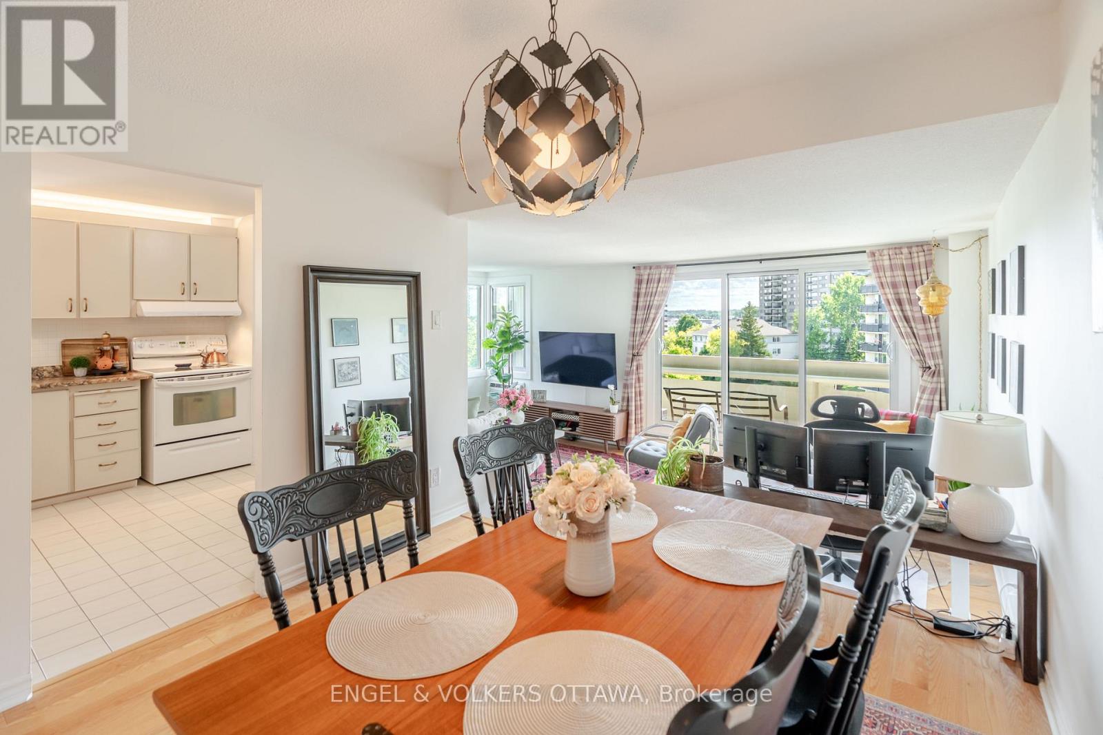 606 - 1171 Ambleside Drive