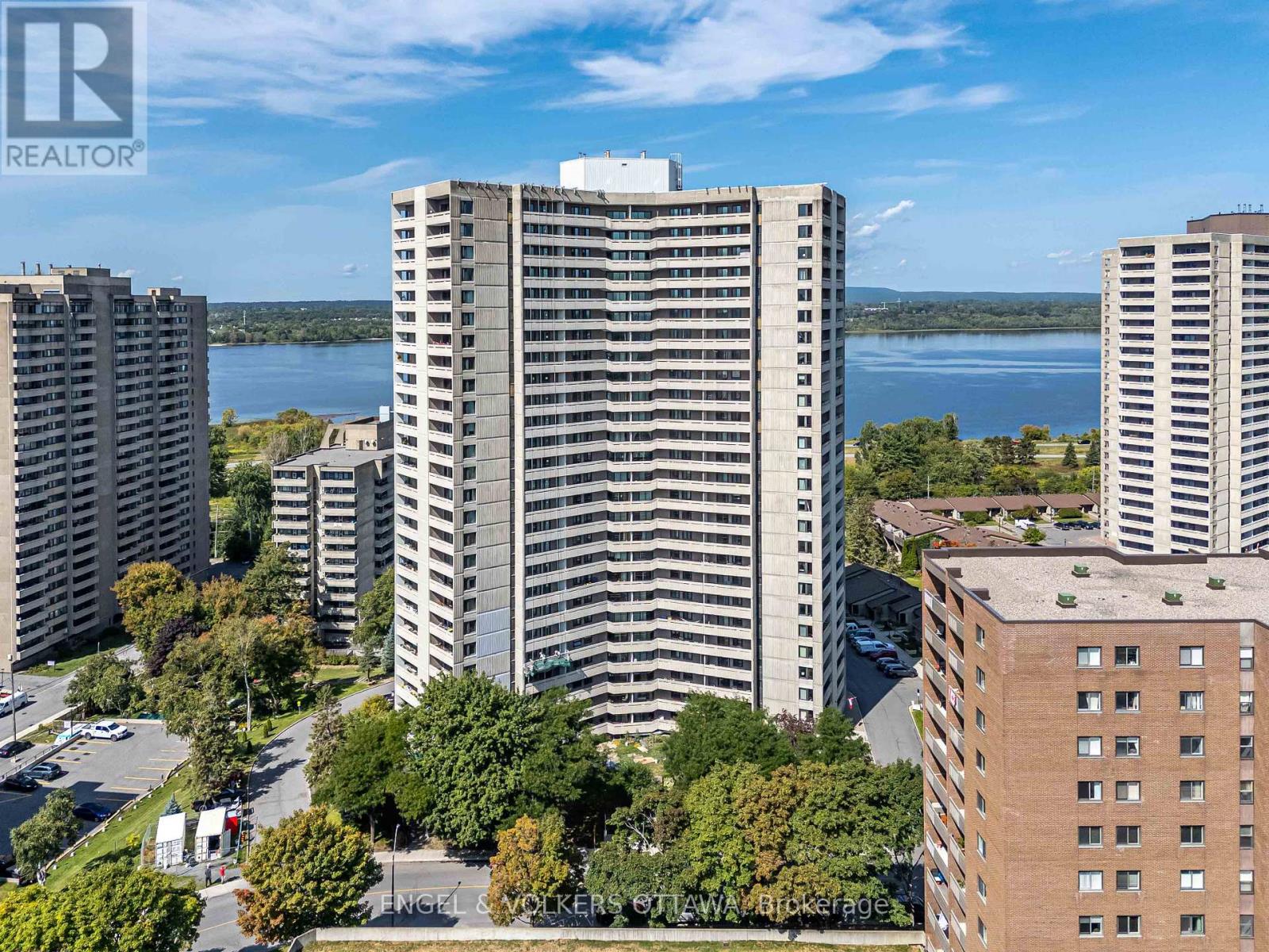 606 - 1171 Ambleside Drive