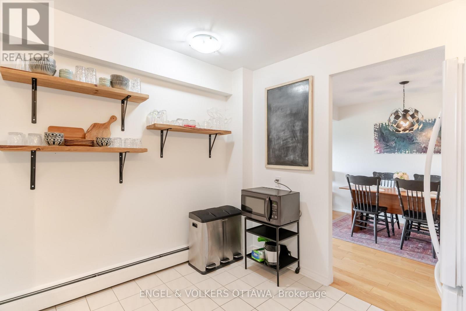 606 - 1171 Ambleside Drive