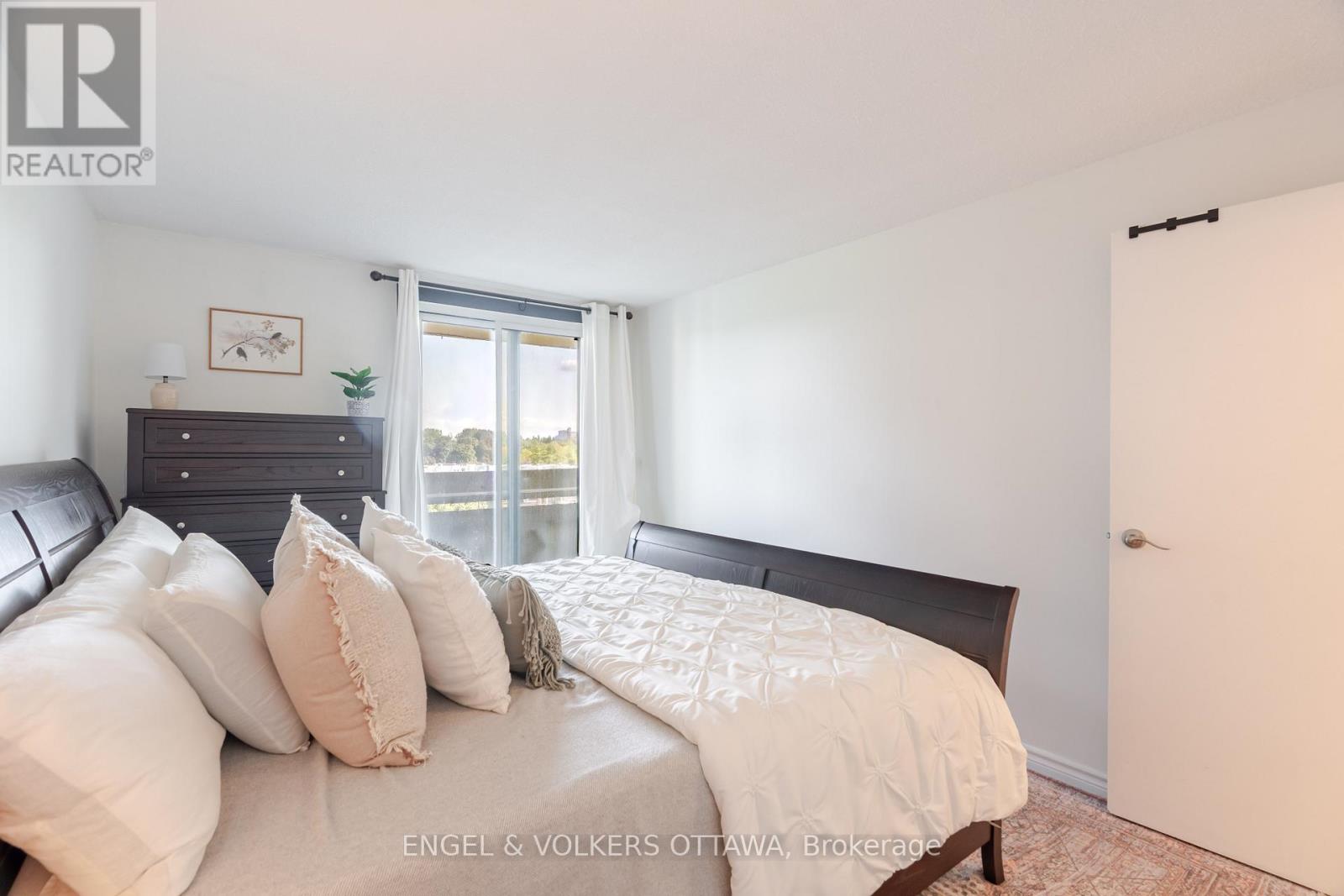 606 - 1171 Ambleside Drive