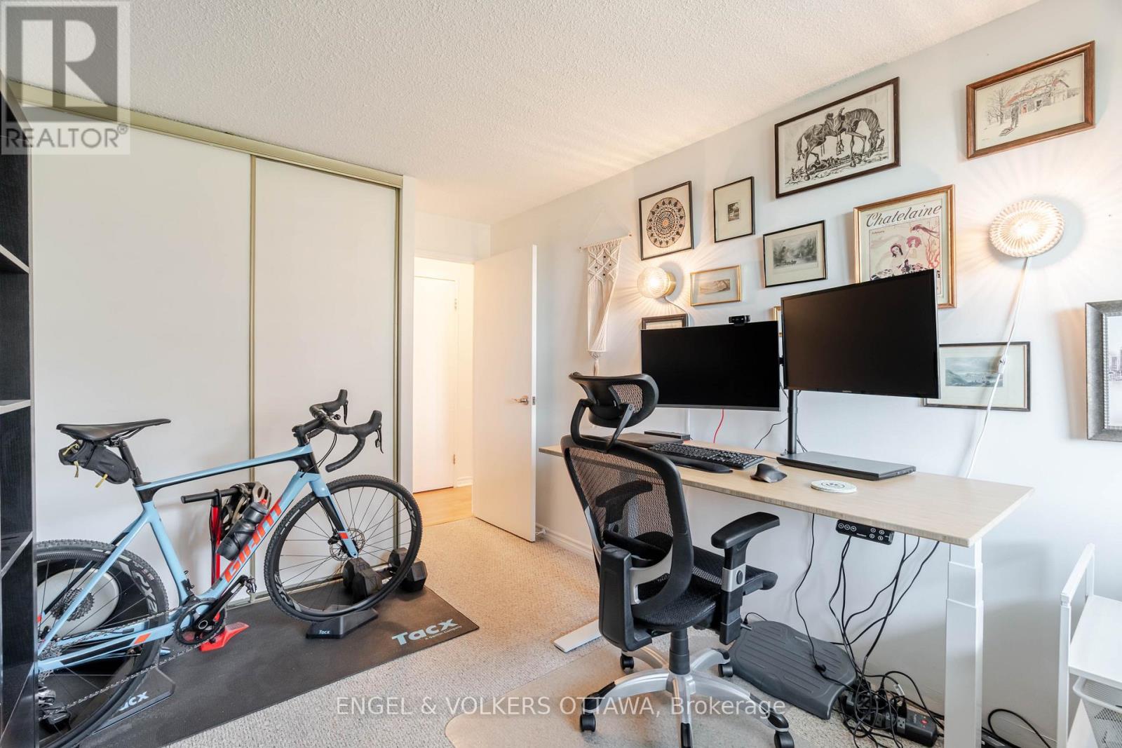 606 - 1171 Ambleside Drive