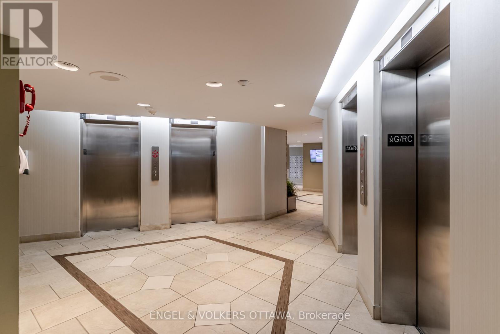 606 - 1171 Ambleside Drive