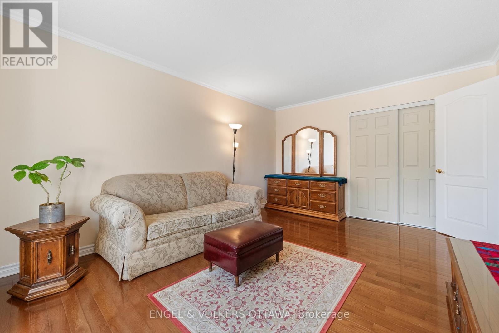 105 - 302 Kintyre Private