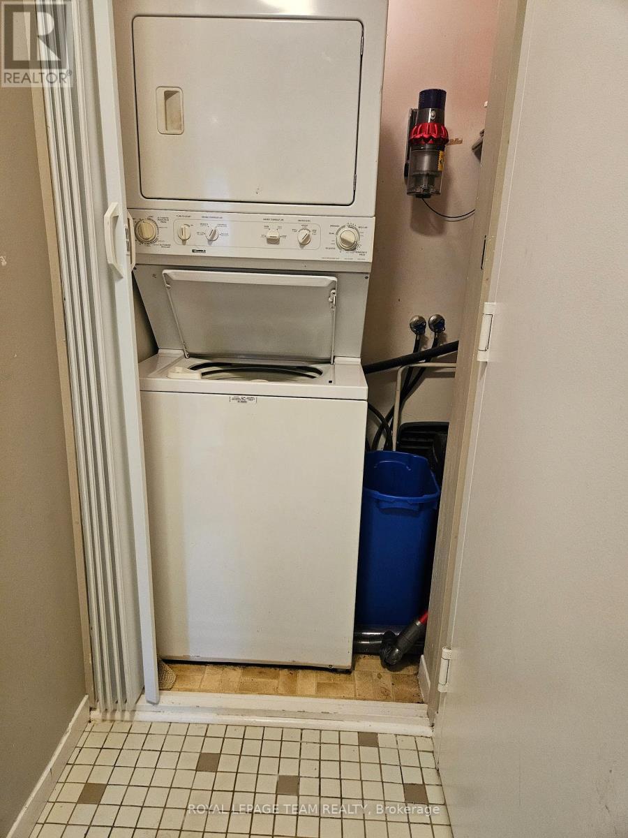 5 - 522 Riverdale Avenue