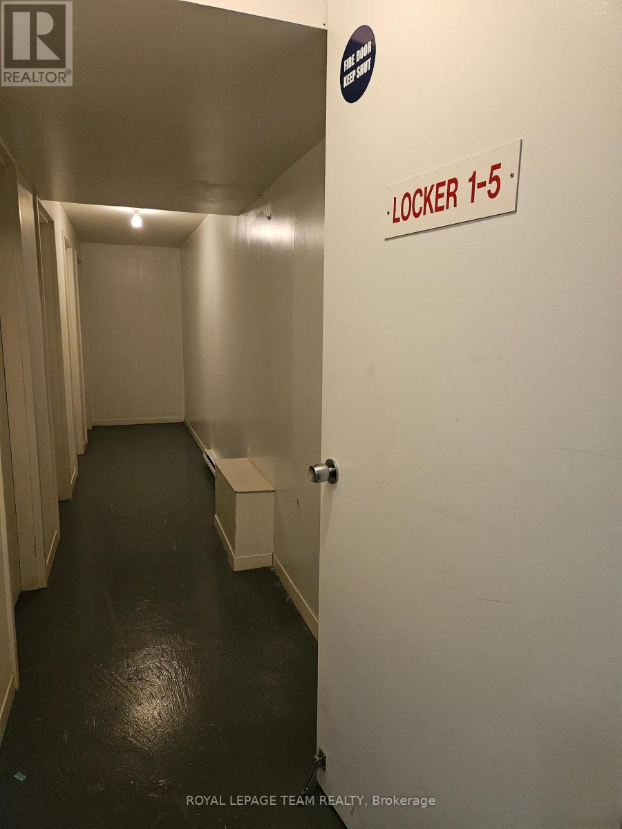 5 - 522 Riverdale Avenue