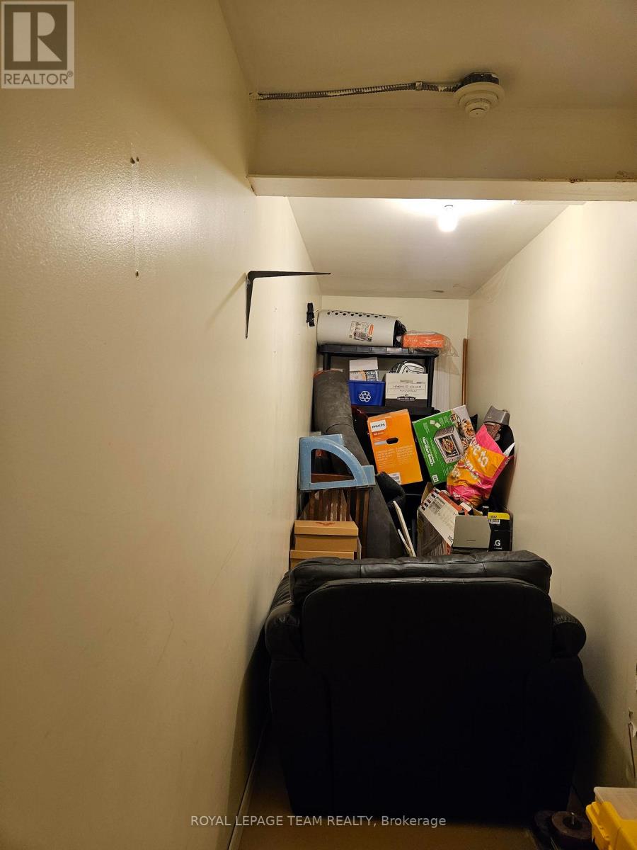 5 - 522 Riverdale Avenue