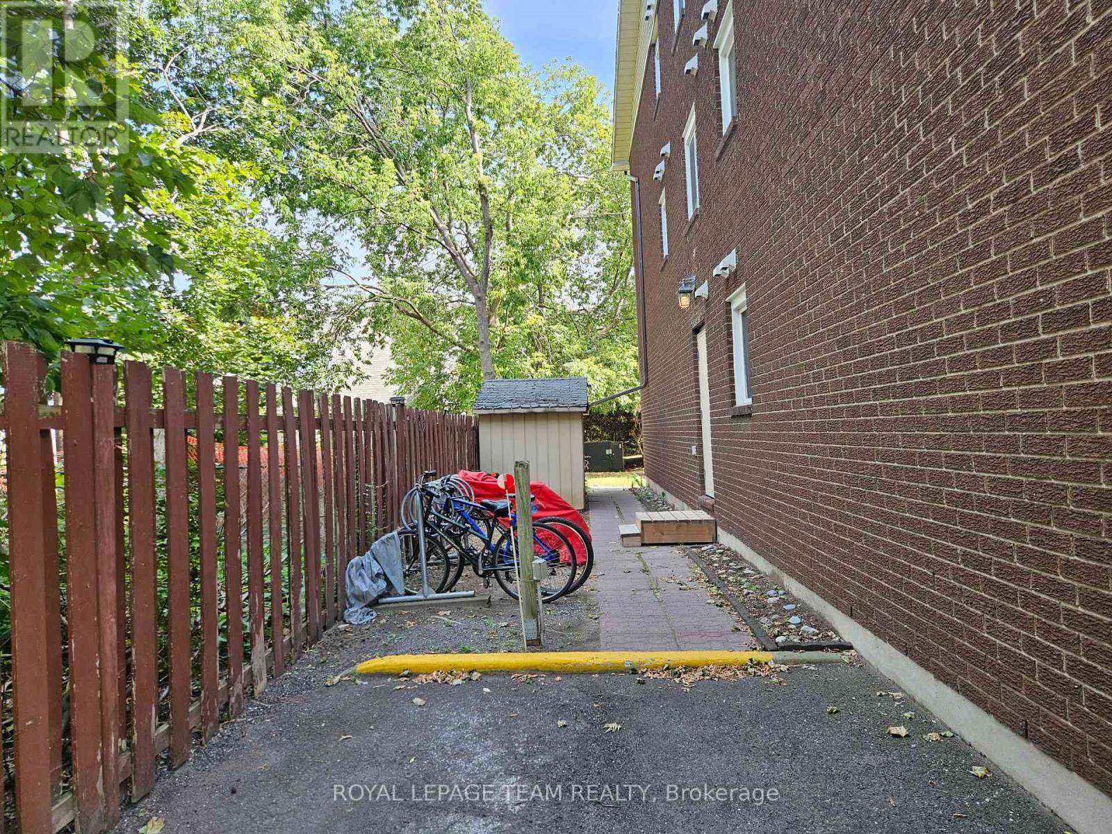 5 - 522 Riverdale Avenue