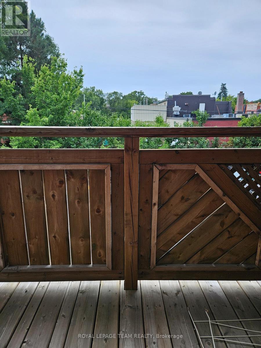 5 - 522 Riverdale Avenue