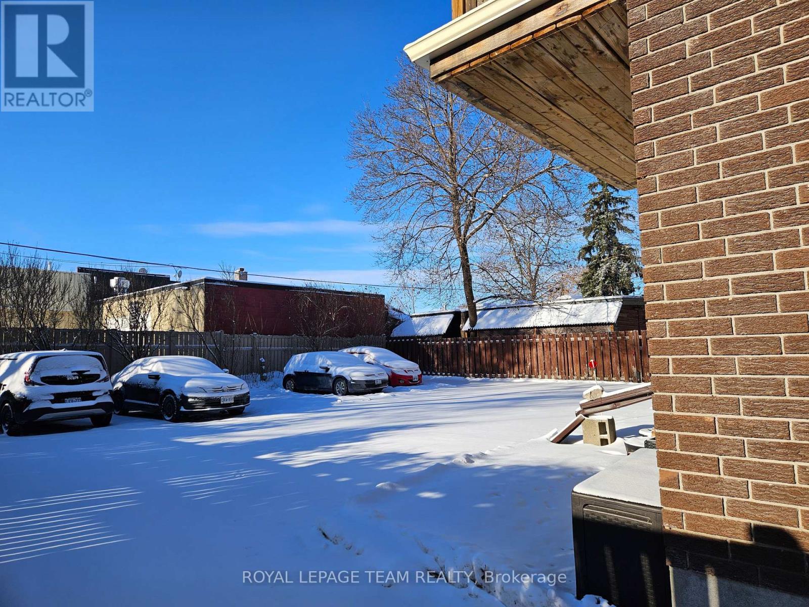 5 - 522 Riverdale Avenue