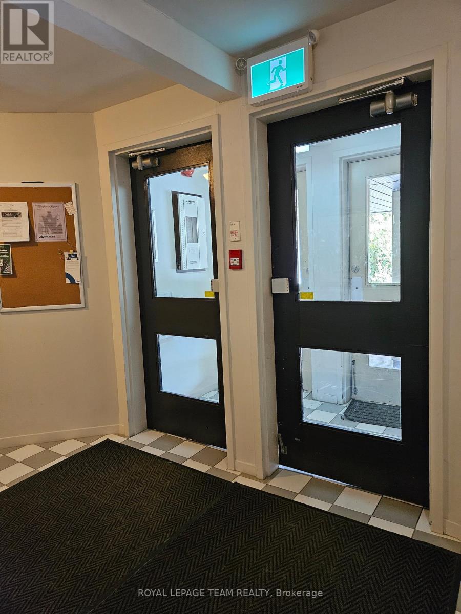 5 - 522 Riverdale Avenue