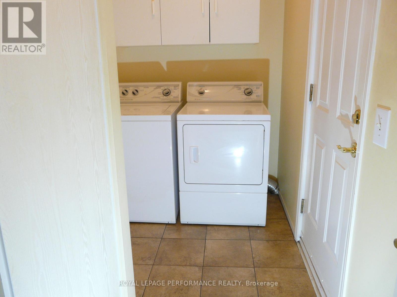 - - 1172 Foxborough Private