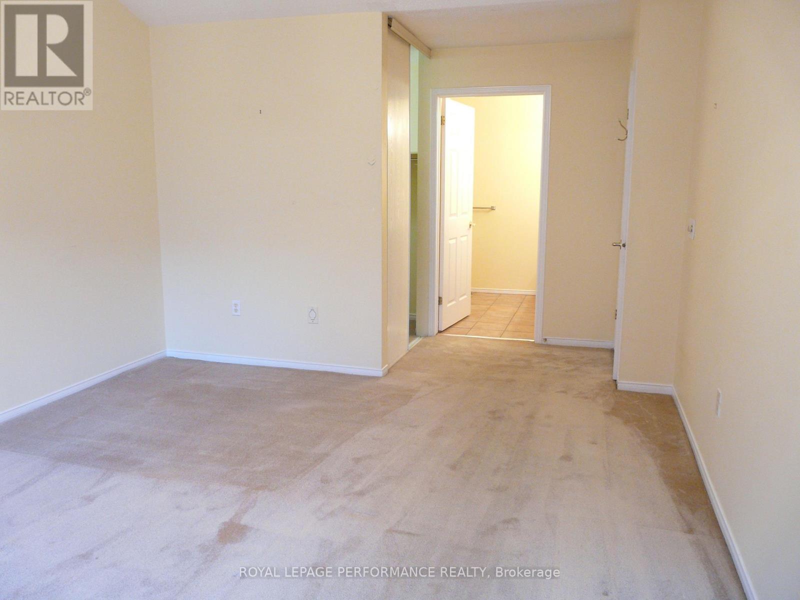 - - 1172 Foxborough Private