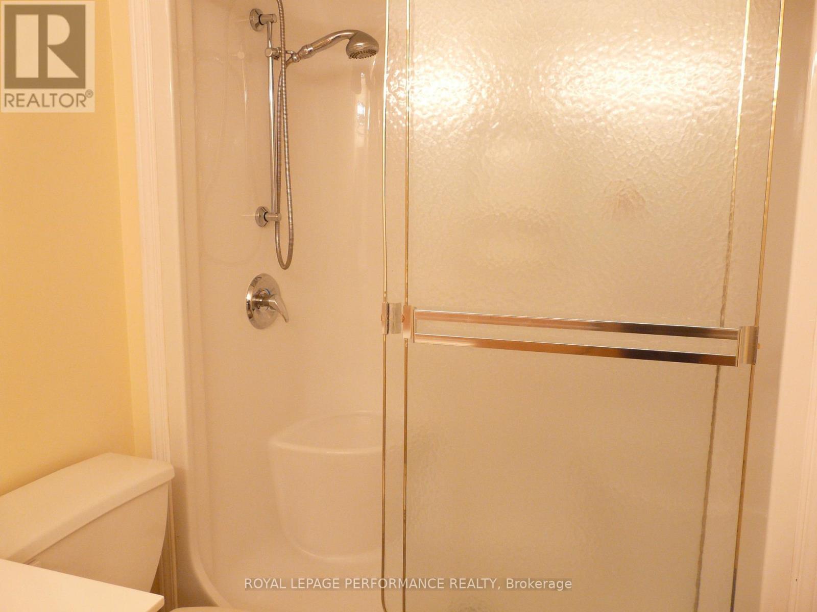 - - 1172 Foxborough Private