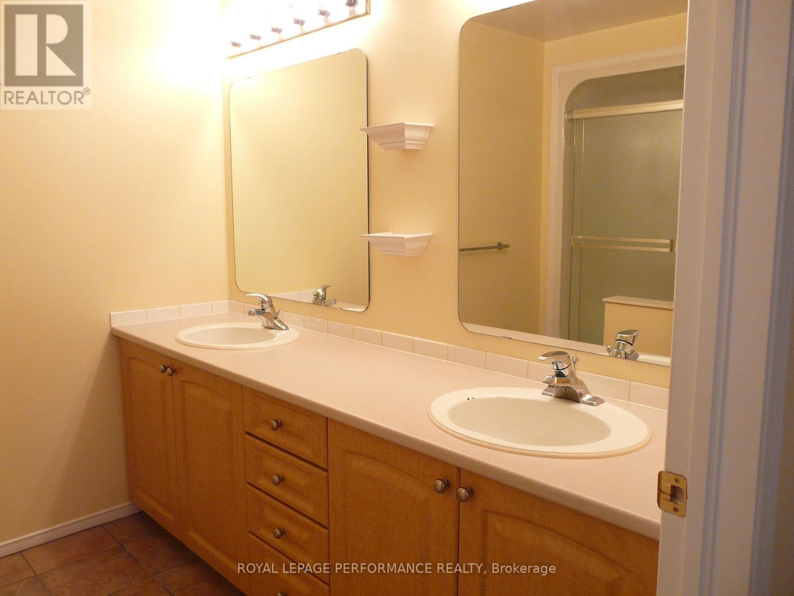 - - 1172 Foxborough Private