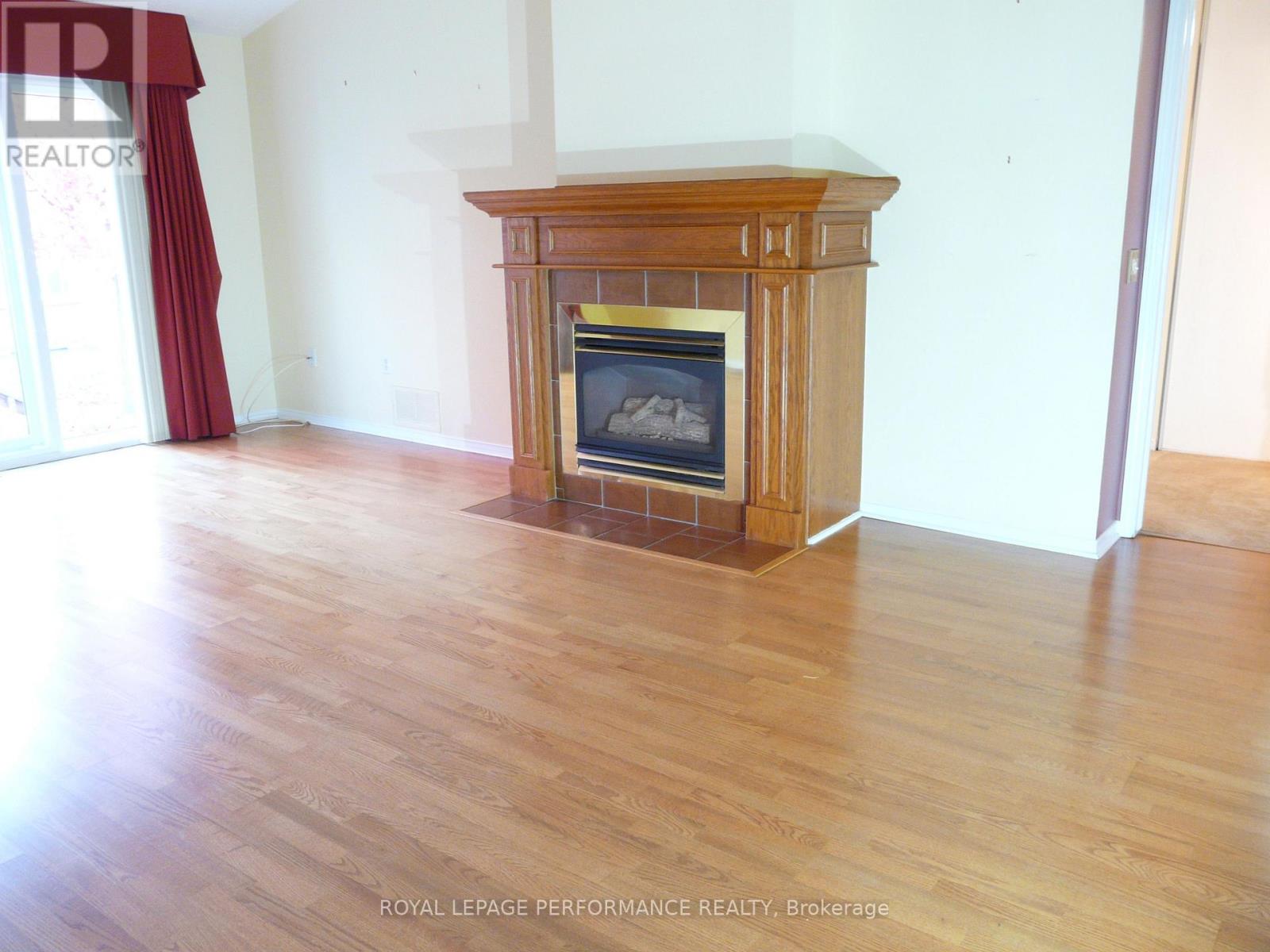 - - 1172 Foxborough Private