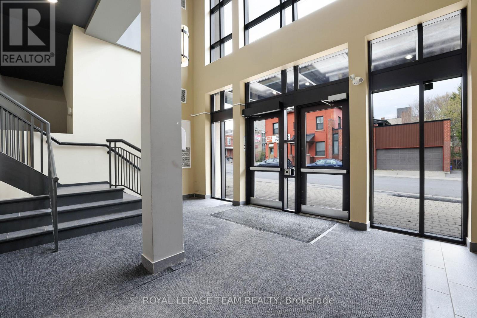 203 - 300 Powell Avenue