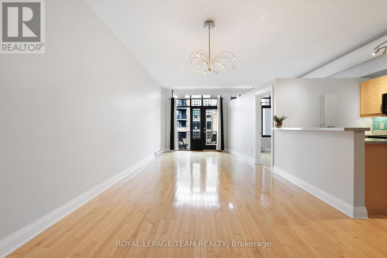 203 - 300 Powell Avenue