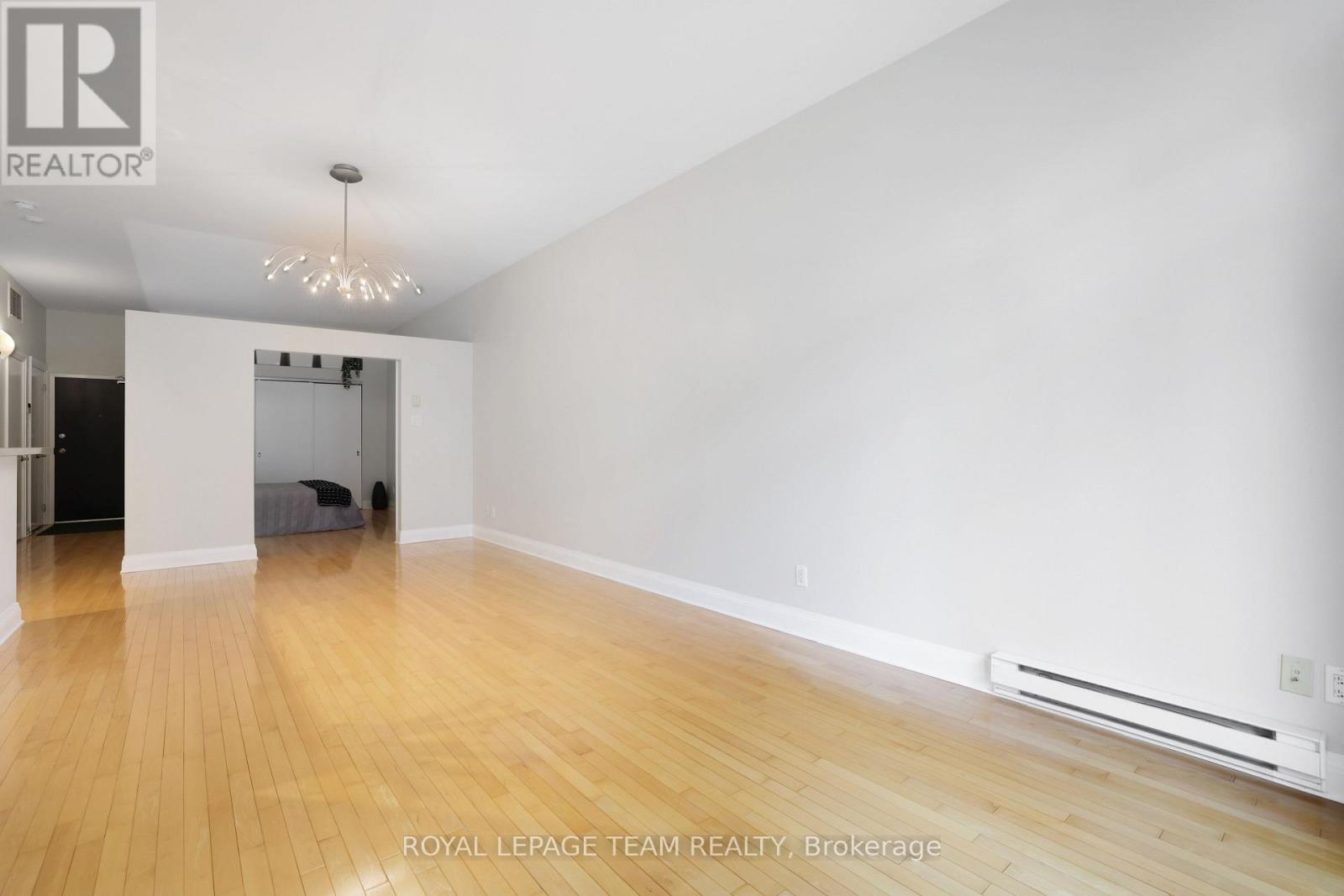 203 - 300 Powell Avenue