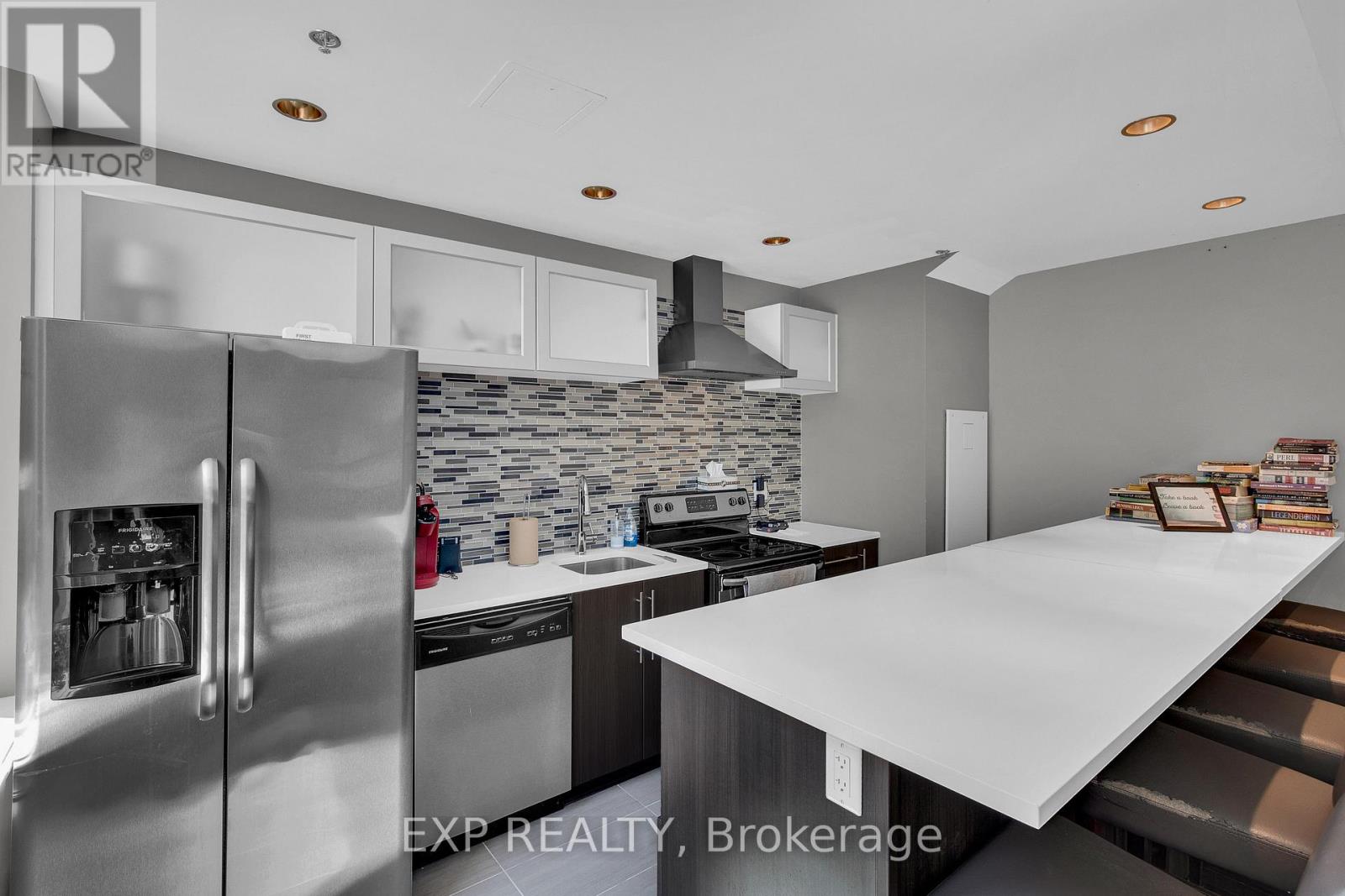 612 - 238 Besserer Street