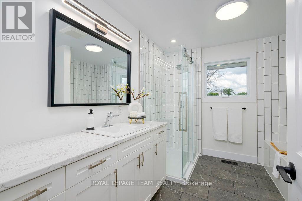 517 Donald B. Munro Drive