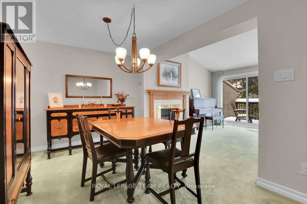 16 - 1137 Ambleside Drive