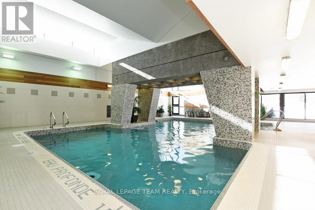 16 - 1137 Ambleside Drive