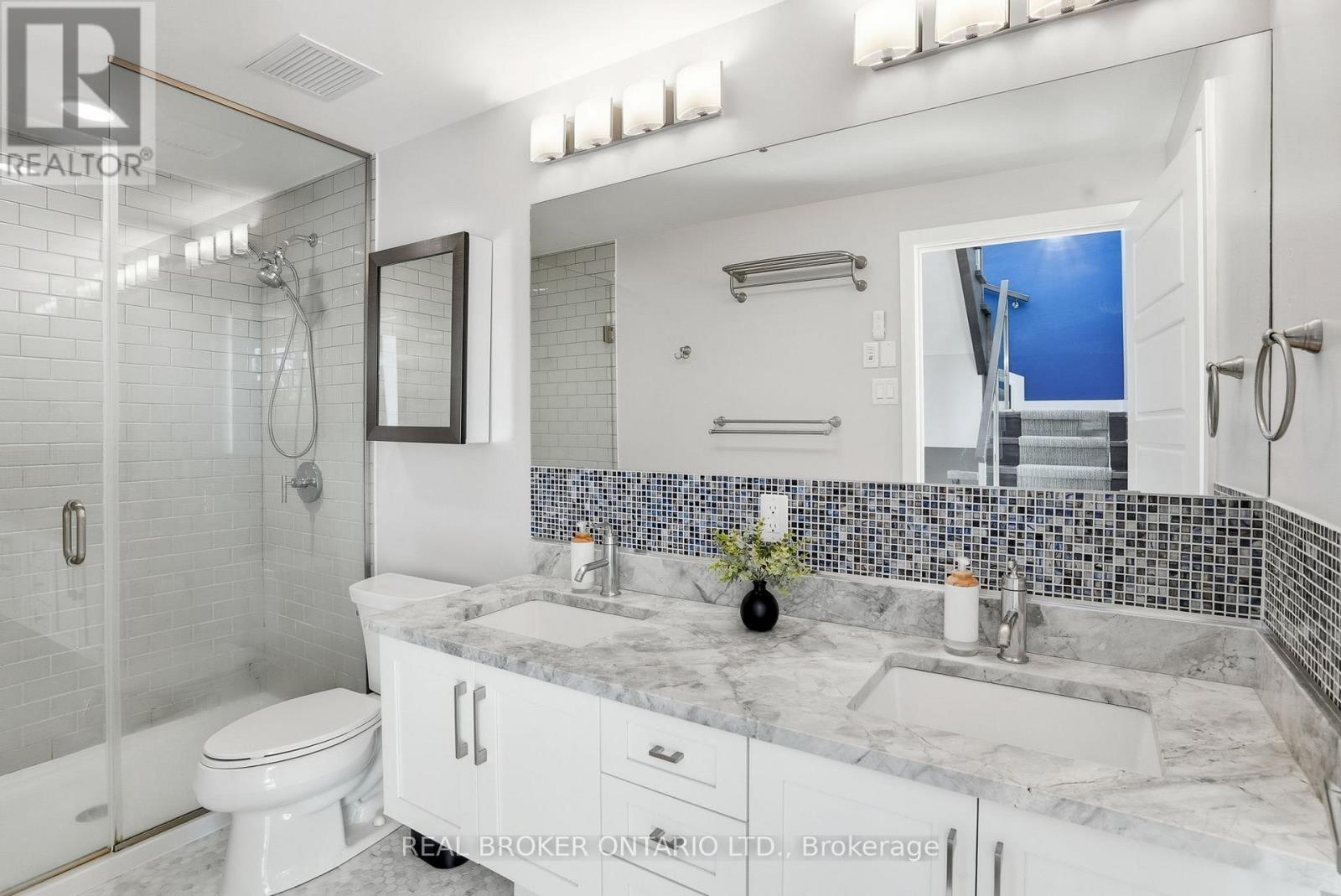 318 - 300b Lett Street