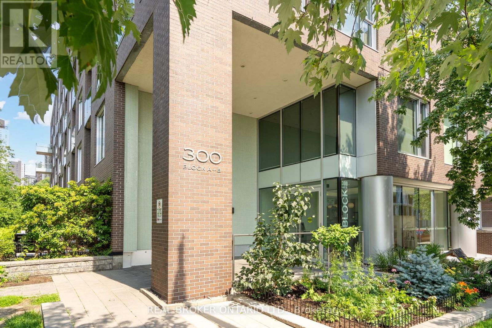 318 - 300b Lett Street