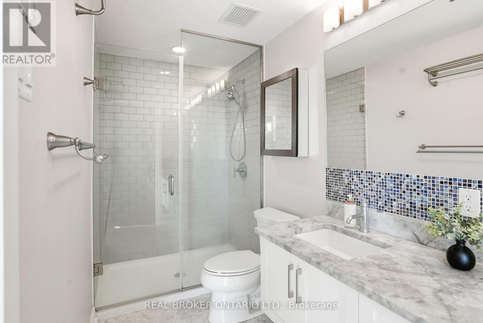 318 - 300b Lett Street