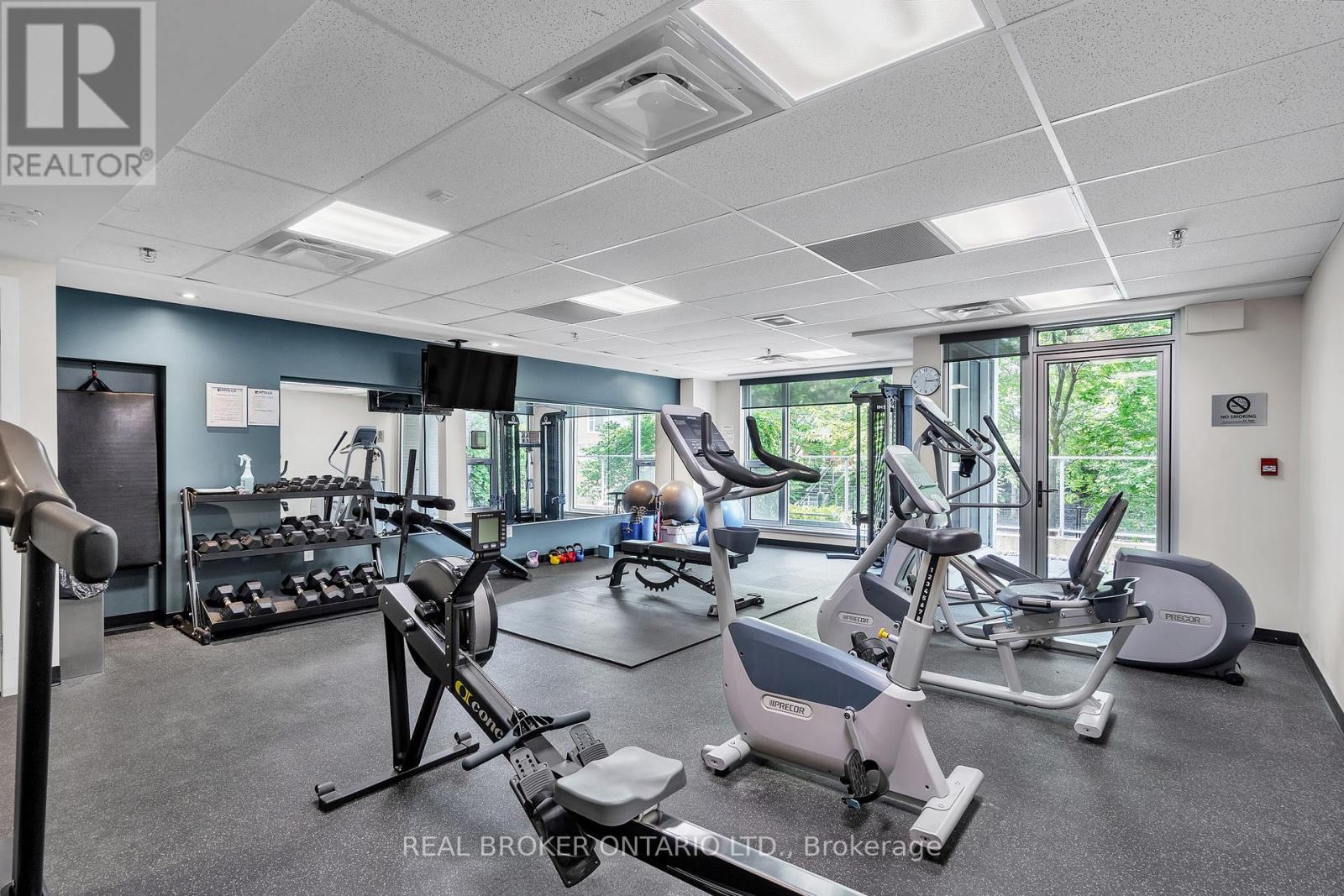 318 - 300b Lett Street