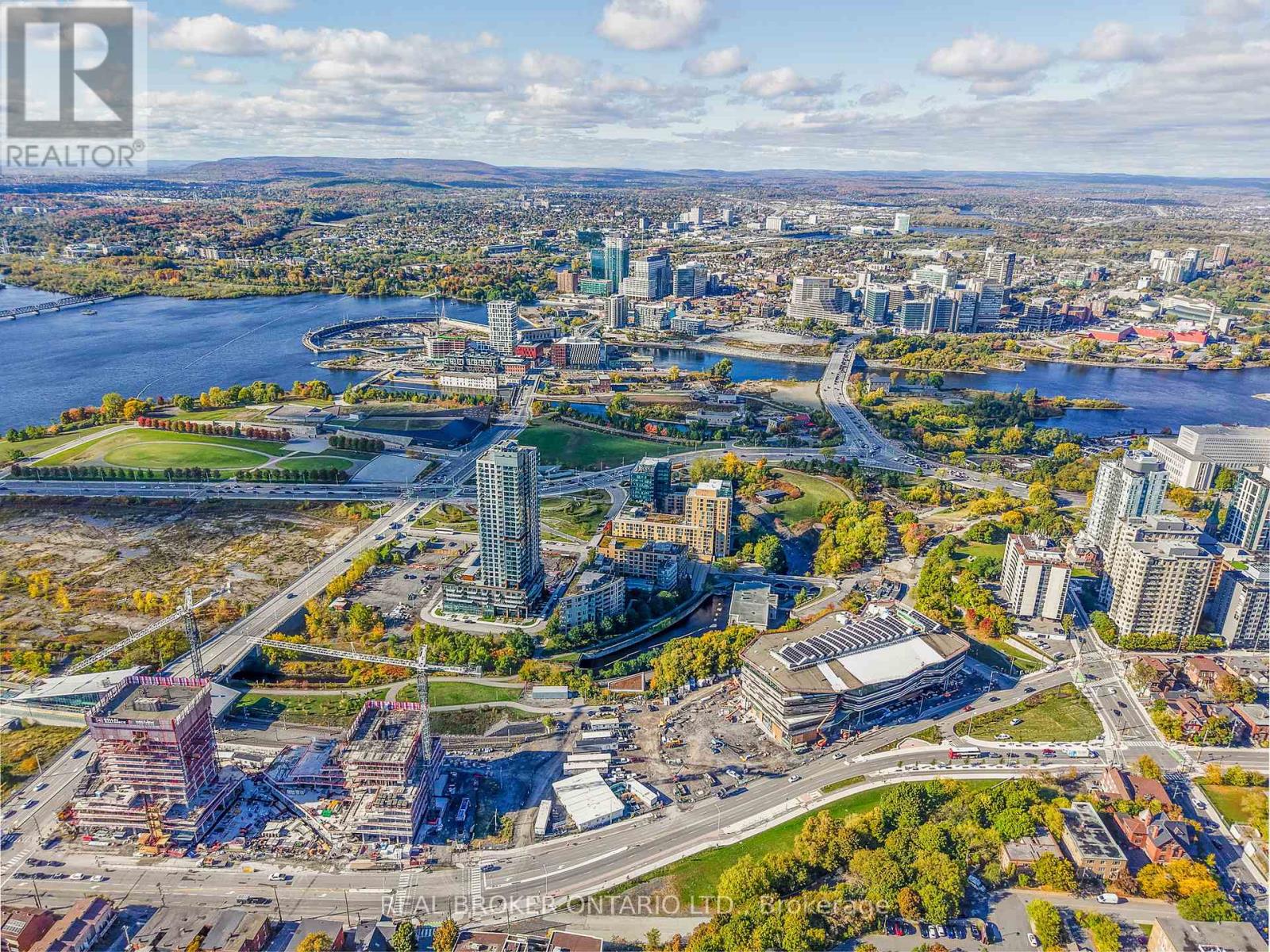 318 - 300b Lett Street