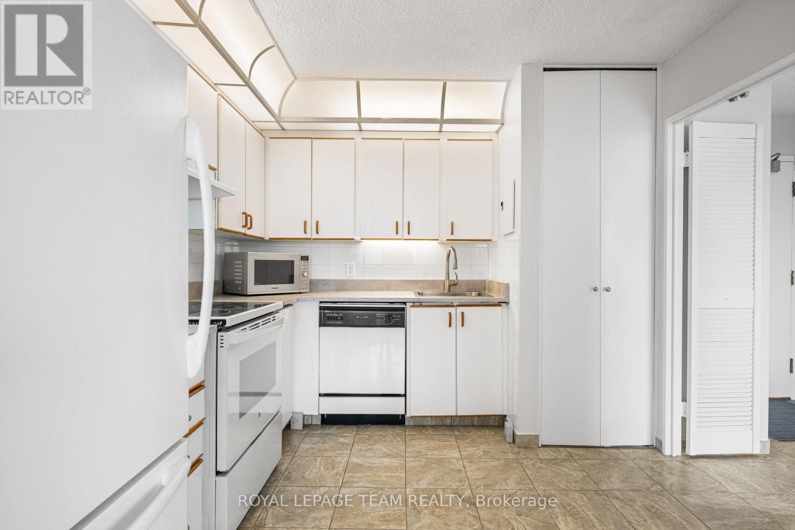 1607 - 1285 Cahill Drive