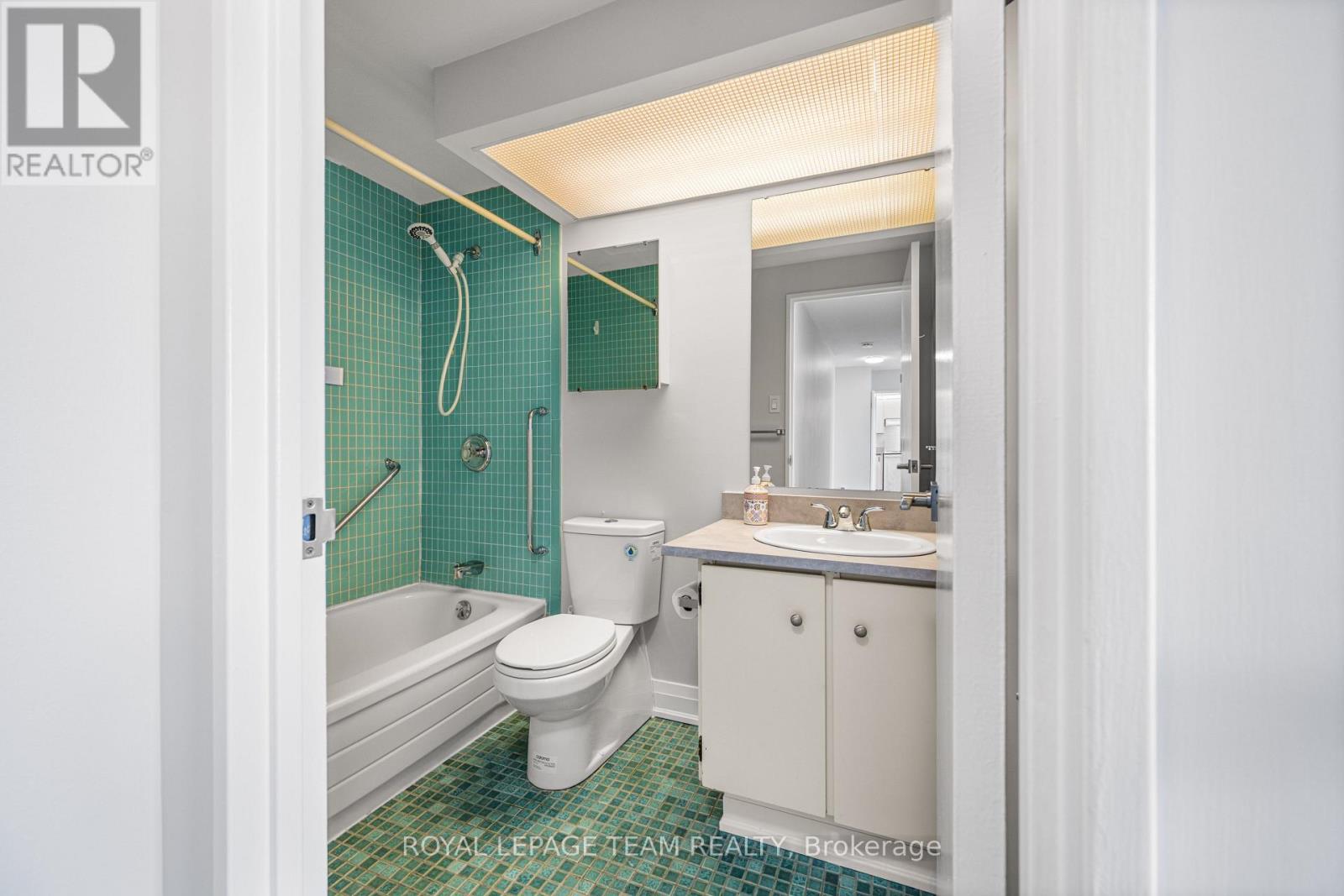 1607 - 1285 Cahill Drive